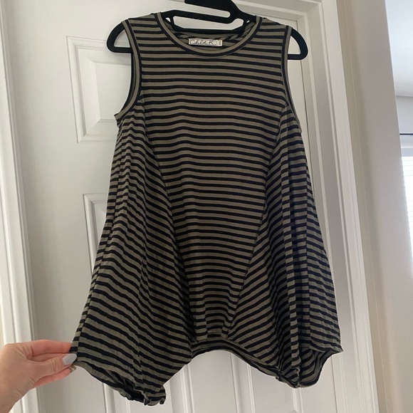 CHLOE K sharkbite flowy striped tunic tank top size XS - Picture 8 of 11